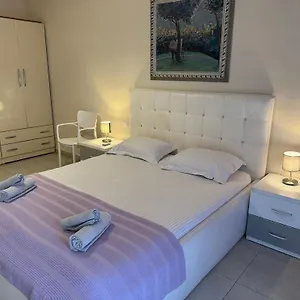 Marinela Tirana